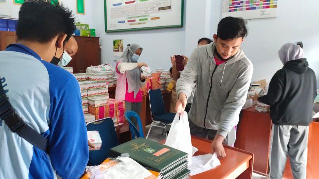 Berbagi Takjil Ramadhan