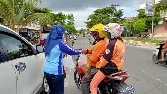 Berbagi Takjil Ramadhan