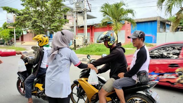 Berbagi Takjil Ramadhan
