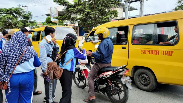 Berbagi Takjil Ramadhan