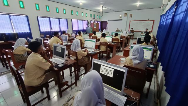 Uji Kompetensi Keahlian UKK Teori  On line 