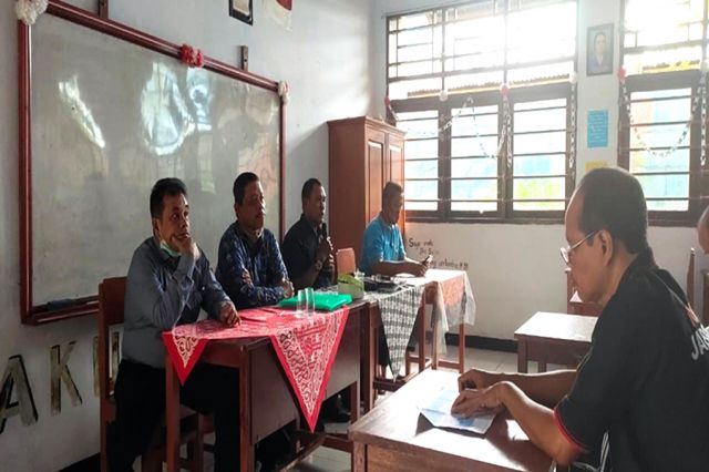 Pengawasan dan Penilian Kinerja Kepala Sekolah
