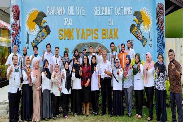 Perpisahan dengan Ibu Ari Handayani, Amd