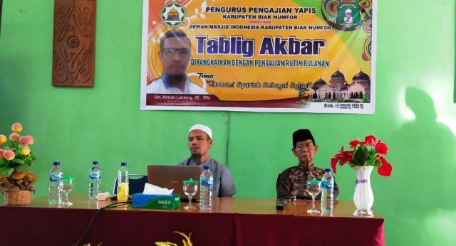 Tablig Akbar di Lingk. Yapis Biak 2020 narasumber dari Makassar